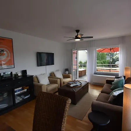 Ganzes Haus Mit Pool Nähe Für Bis Zu 16 Personen