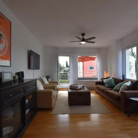 Ganzes Haus Mit Pool Nähe Für Bis Zu 16 Personen Apartamento *