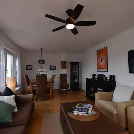 Apartamento Ganzes Haus Mit Pool Nähe Für Bis Zu 16 Personen